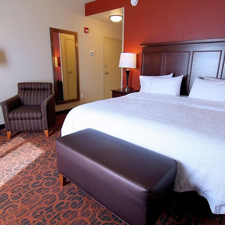 Hampton Inn&Suites Grand Forks Exterior foto