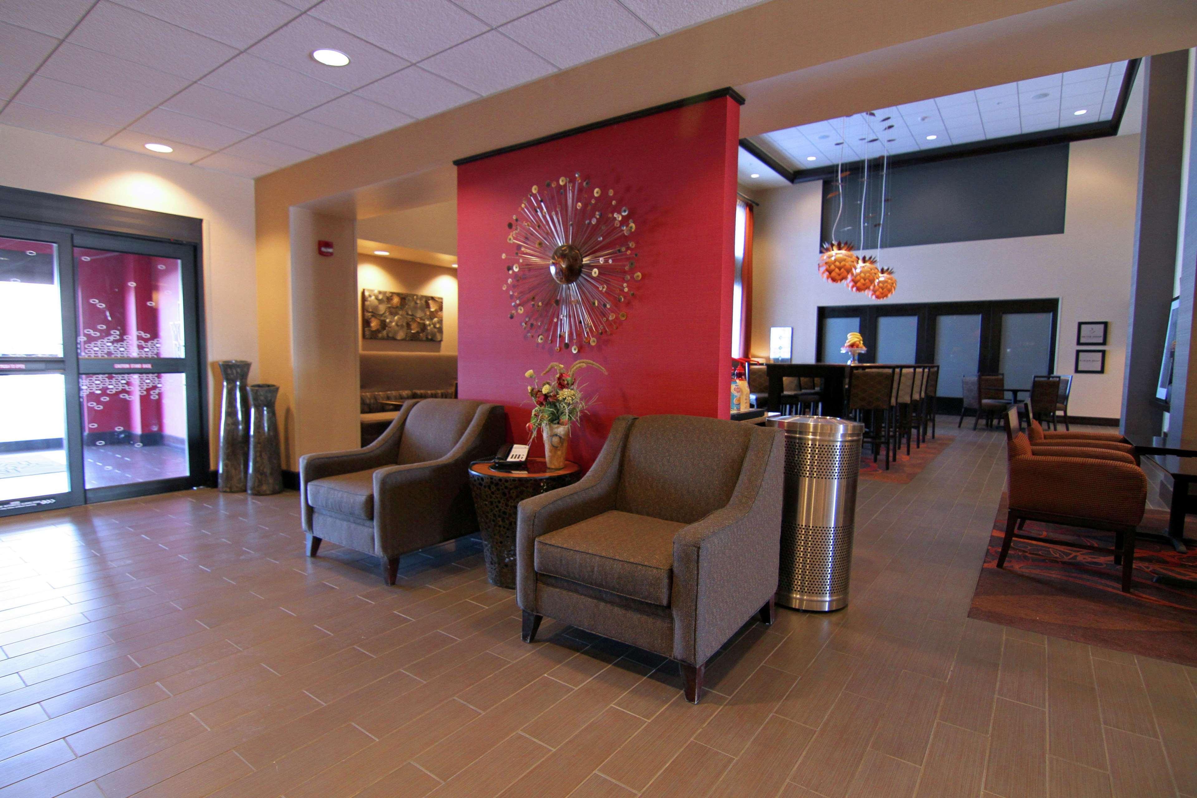 Hampton Inn&Suites Grand Forks Exterior foto