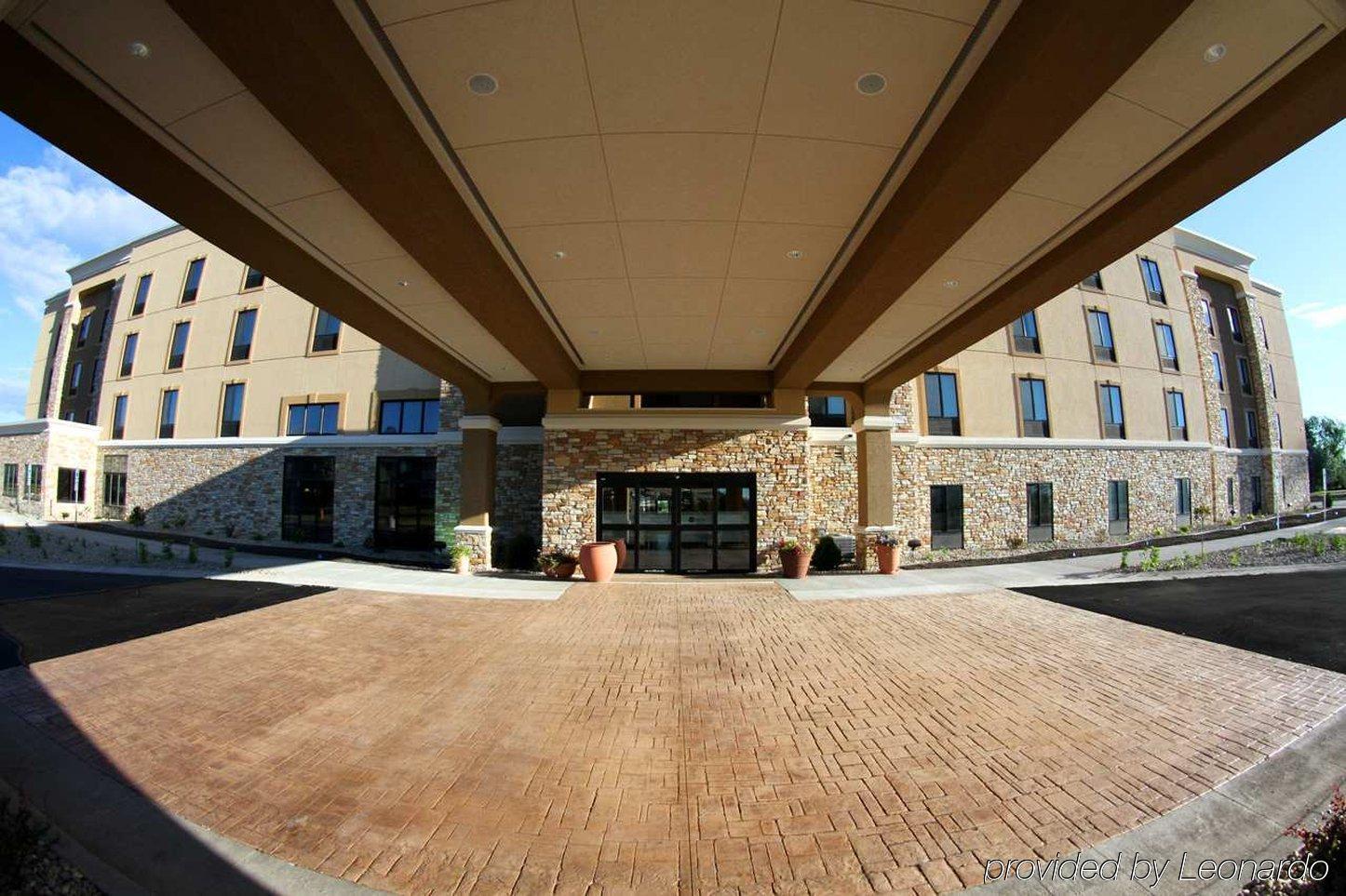 Hampton Inn&Suites Grand Forks Exterior foto