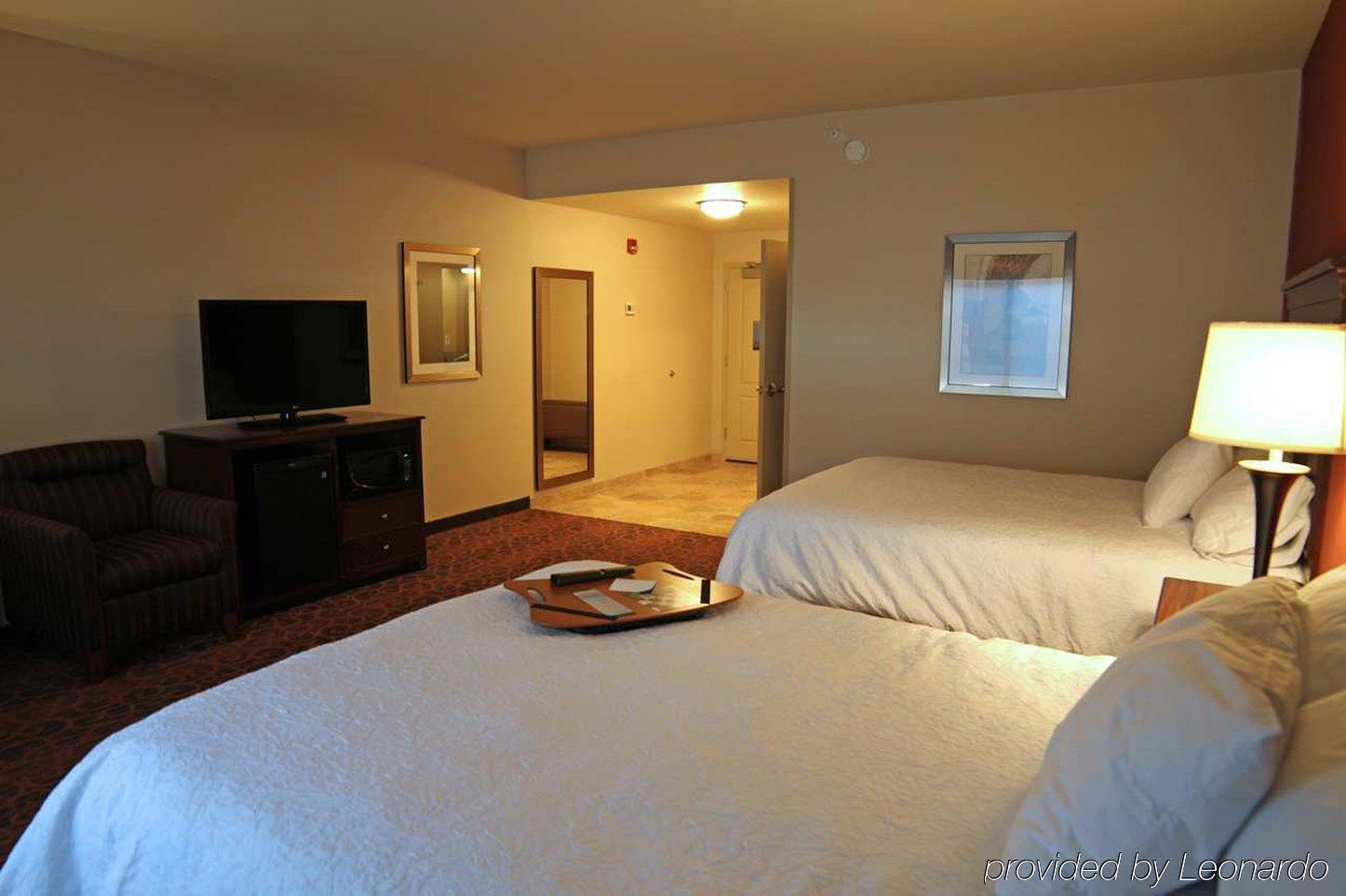 Hampton Inn&Suites Grand Forks Exterior foto