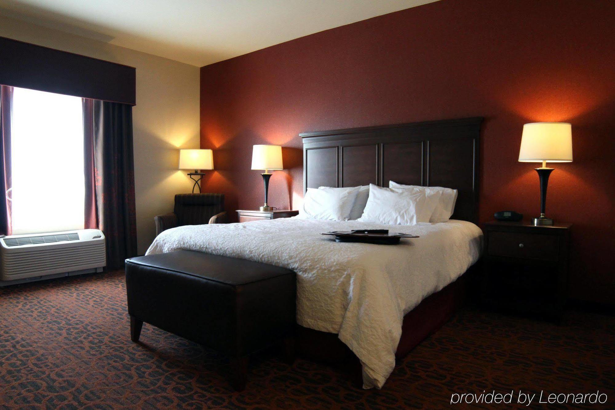 Hampton Inn&Suites Grand Forks Exterior foto