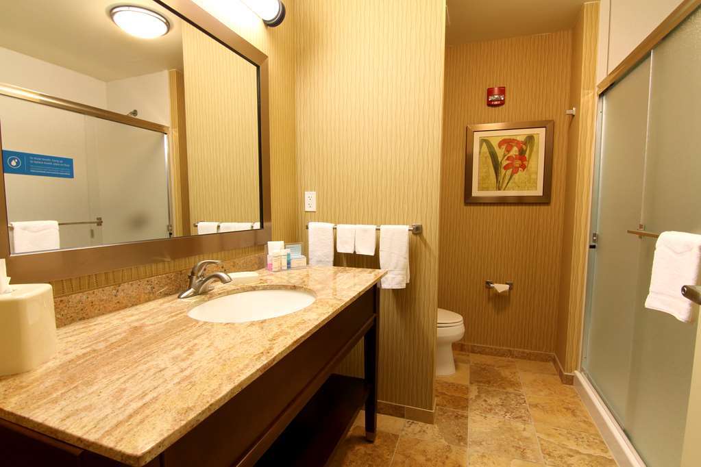 Hampton Inn&Suites Grand Forks Zimmer foto